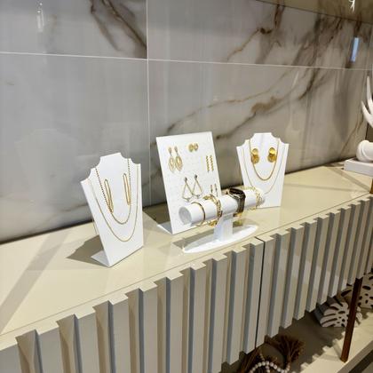 Imagem de Expositores para Joias, Mostruário para 120 Brincos, Colar e Brinco 2 Espaços e Expositor para Bracelete e Relógio Branco