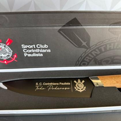 Imagem de Faca de inox personalizada time corinthians com cabo de madeira na caixa presente dia dos pais