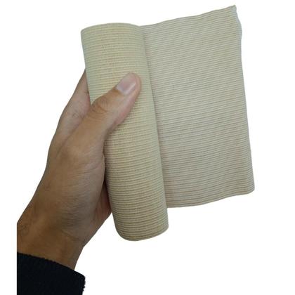 Imagem de Faixa Atadura Para Enfaixar Pé Futebol Botinha Tornozelo Bandagem Elástica de Alta Compressão Ajustável 15cmx1,30m Bege