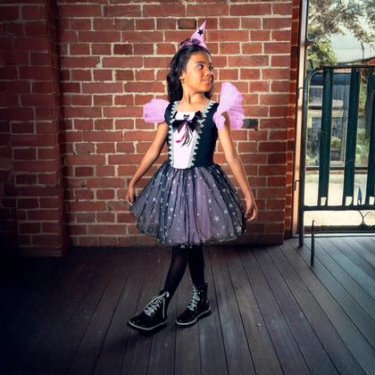 Imagem de Fantasia Halloween Infantil pra Menina de Luxo Vestido de Bruxa Gatinho Preto Com Chapeu Fofo Rosa