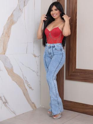 Imagem de Faraya Jeans Calça Flare Clara Marmorizada com Nervura/costura na perna Cintura alta com lycra modela bumbum