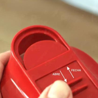 Farinheiro Açucareiro 1L Multiuso Plástico Cozinha Design Versátil Resistente - Uninjet Imagem de Farinheiro Açucareiro 1L Multiuso Plástico Cozinha Design Versátil Resistente