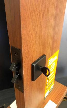 Imagem de Fechadura stam Porta de Correr banheiro Bico Papagaio duplo 1006 S preto fosco Roseta quadrada