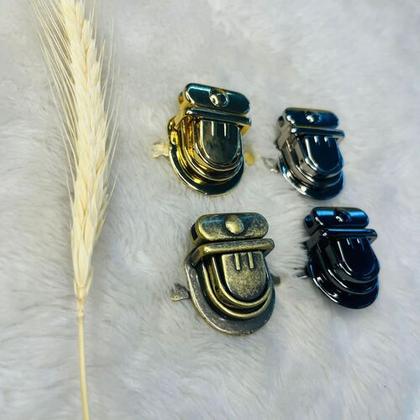 Imagem de Fecho com Botão para Bosla de Crochê