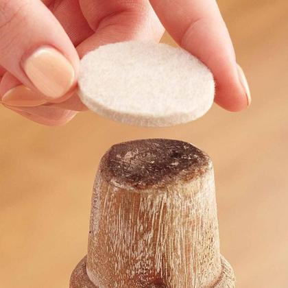 Imagem de Feltro Autoadesivo Protetor Móveis Pé Chão Piso Redondo Pequeno Cartela 32 Pçs Cartela