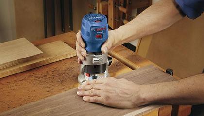 Imagem de Ferramenta de roteador Palm BOSCH GKF125CEN 1,25 HP de velocidade variável