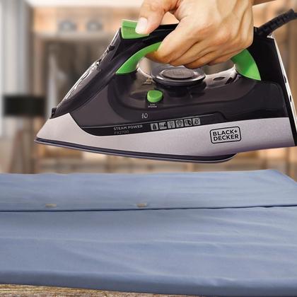 Imagem de Ferro de Passar a Seco e Vapor Black Decker 2000W FX2700 Antigotejamento Preto e Verde 220v