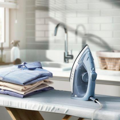 Imagem de Ferro de Passar a Vapor e a Seco Electrolux ESI10