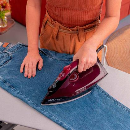 Imagem de Ferro De Passar a Vapor Ultragliss Arno FMV Vinho 220V