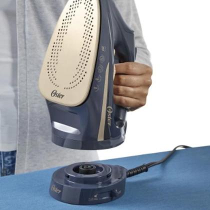 Imagem de Ferro de passar oster gcstcc5000 220v sem fio