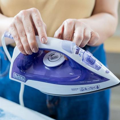Imagem de Ferro de Passar Roupa a Vapor Black + Decker Antiaderente 1200W 127V Roxo