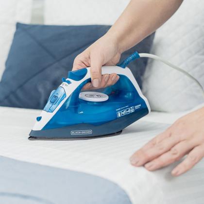 Imagem de Ferro de Passar Roupa a Vapor Black + Decker Antiaderente 1200W 220V Azul