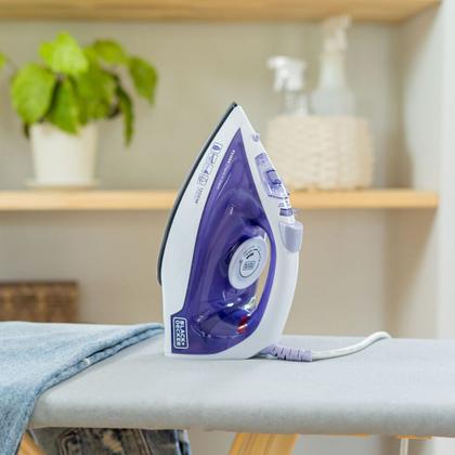 Imagem de Ferro de Passar Roupa a Vapor Black + Decker Antiaderente 1200W 220V Roxo