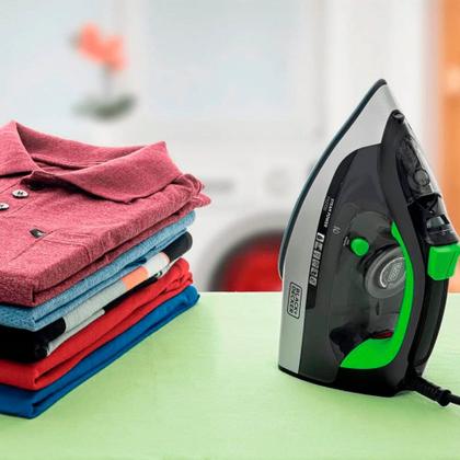 Imagem de Ferro de Passar Roupa a Vapor Black + Decker Antigotejamento 220V 1200w Preto/Verde
