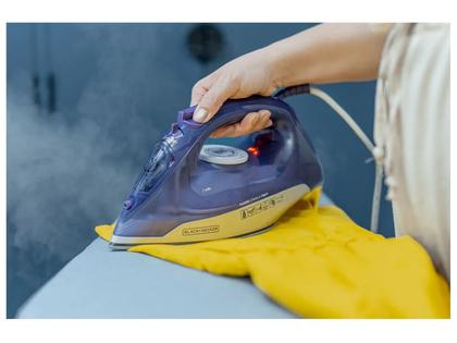 Imagem de Ferro de Passar Roupa a Vapor e a Seco Black+Decker FX2550 Roxo e Branco