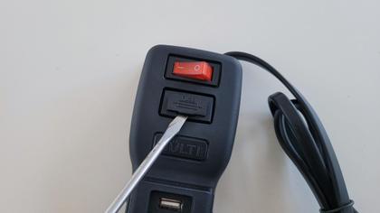 Imagem de Filtro de Linha 5 Tomadas NBR e 2 USB Fusível com cabo universal