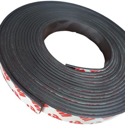 Imagem de Fita Magnética Pratica Para Uso De Colagem Objetos Diversos