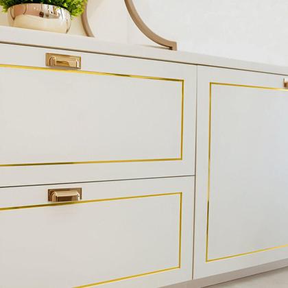 Imagem de Fita Metalizada Auto Colante PVC 6,5mm p Decoração de Móveis e Paredes Dourado 5M