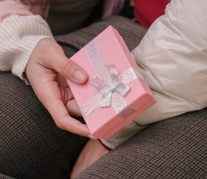 Imagem de Fita YASEO Silver Glitter 2 polegadas de largura 25 jardas de comprimento