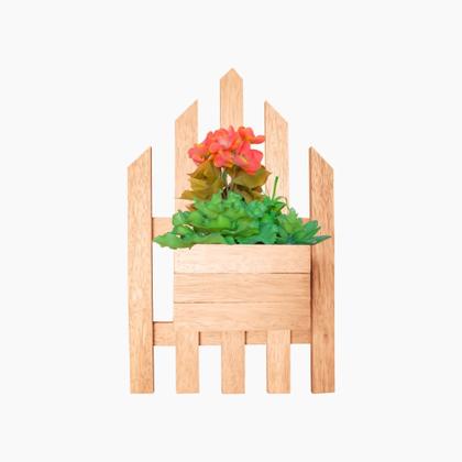 Imagem de Floreira ripada de parede modelo casa - com cachepot