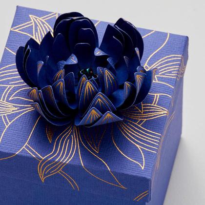 Imagem de Folhas de Foil Dourada - Cricut - 30,5x30,5cm - 8 unidades