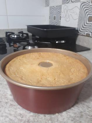 Imagem de Forma Com Tubo Antiaderente Cereja E Creme Nº20 Arnix