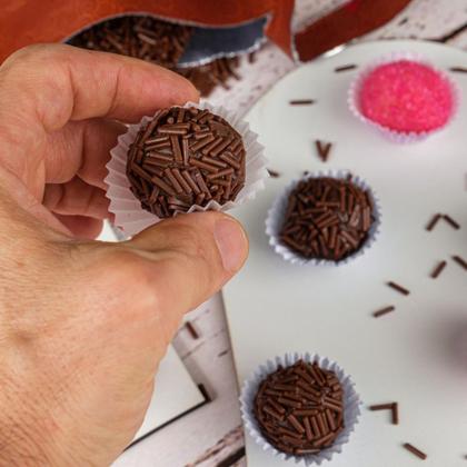 Imagem de Forminhas De Papel Branca Doces Brigadeiro Numero 3 C/ 1.000Un