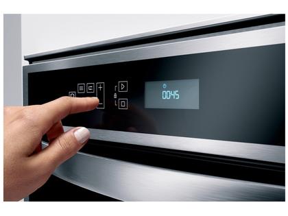 Imagem de Forno de Embutir a Gás Brastemp 78 Litros Inox com Convecção e Termômetro Meat Control - BOH84AR