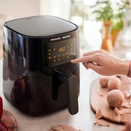 Imagem de Fritadeira Preta 4,1 Litros Caixa Avariada Airfryer 127v Digital RI9252/91 Philips Walita
