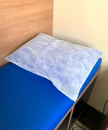 Imagem de Fronha Descartável Em Tnt Branco 50x70cm (pacote 30 Unidade)