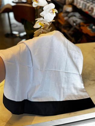 Imagem de Fronha Reffinata Plus 50x70 com abas branco e preto