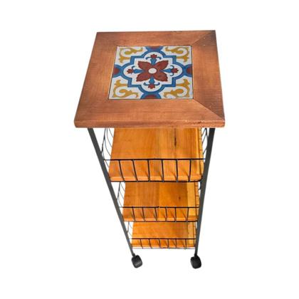 Imagem de Fruteira de Madeira Rústica 3 Andares com Ladrilho Hidraúlico e Rodinhas