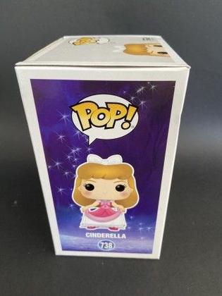 Imagem de Funko Pop! Disney: Cinderella 738 - SPECIAL ROUPA COM GLITTER