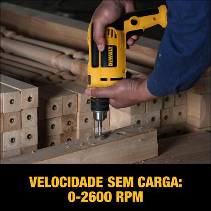Imagem de Furadeira de Impacto 1/2'' (13mm) DWD502-B2  Ergonomia e Potência para Furações Perfeitas