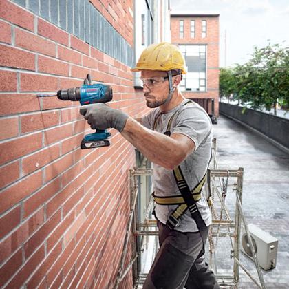 Imagem de Furadeira Parafusadeira de impacto bateria 1/2" 18V 2Ah c/ kit de acessórios - GSB 183-LI (110V/220V)