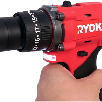 Furadeira Parafusadeira Ryoku 21V Bivolt Vermelho com Maleta