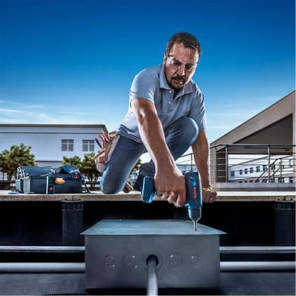 Imagem de Furadeira Parafusadeira Sem Fio De 6mm Bosch Gsr 1000 Smart 12v Com Maleta Bivolt 700rpm