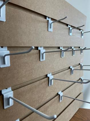 Imagem de Ganchos 10cm Branco Para Painel - 100 Unidades