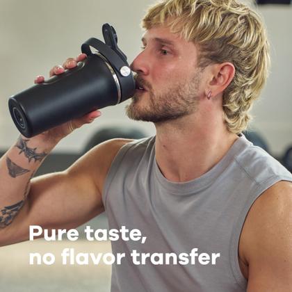 Imagem de Garrafa agitadora Hydro Flask isolada 700mL