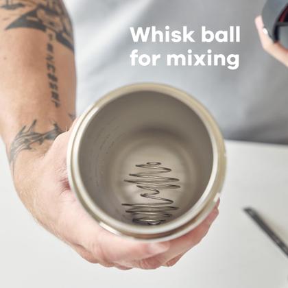 Imagem de Garrafa agitadora Hydro Flask isolada 700mL