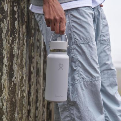 Imagem de Garrafa de água Hydro Flask Isolada em Aço Inoxidável 700mL