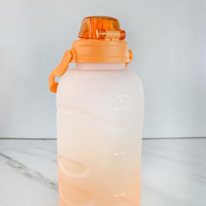 Imagem de Garrafa de plástico degrade com alça 1,5 litros