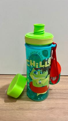 Imagem de Garrafa Infantil Puket Tritan Jacaré Relax Azul