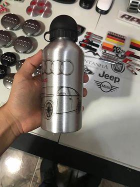 Imagem de Garrafa Squeeze Aluminio 500ml Audi A1 A3 A4 A5 A6 Sline Tfs