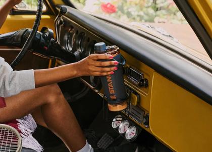 Imagem de Garrafa Térmica Activate Shaker Bottle Stanley 593ml Cores