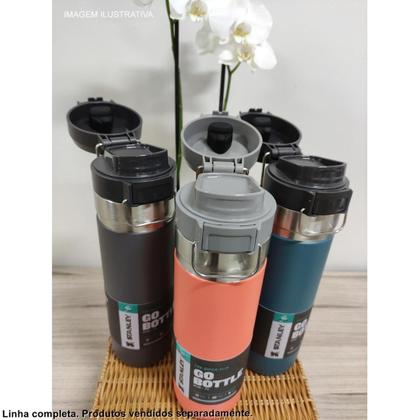 Imagem de Garrafa Térmica Quick Flip Stanley 710 ml Charcoal