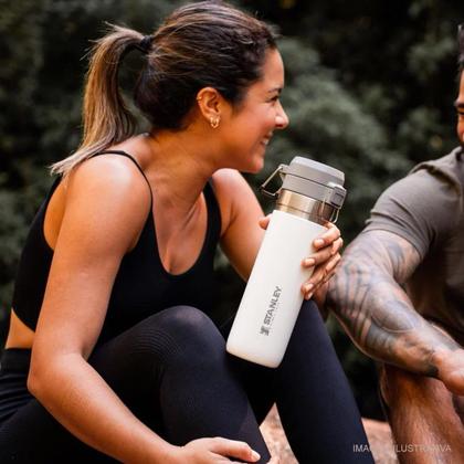 Imagem de Garrafa Térmica Quick Flip Stanley 710 ml Polar