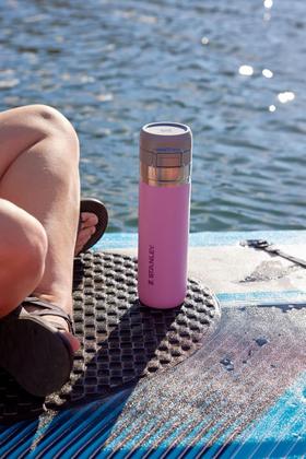 Imagem de Garrafa Térmica Stanley Quick Flip GO 700ml - Isolada - Lilás 2.0