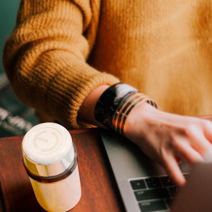 Imagem de Garrafa Térmica Unitermi 250ml para Café Chá Água Leite - Branca