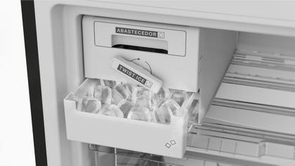 Imagem de Geladeira Brastemp Eclipse Collection Frost Free Inverse A+++ 461 Litros Cor Black Inox com Tecnologia Inverter e Freeze Control Advanced - BRE59FE